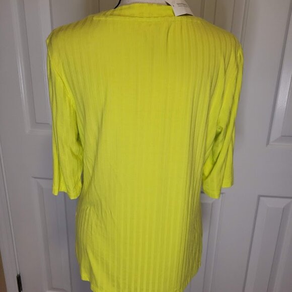 Banana Republic Neon Ribbed Pocket Tee – Size M - Picture 3 of 6